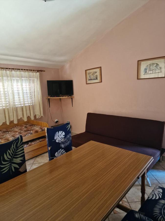 Apartmani Vesna Vir Exterior foto
