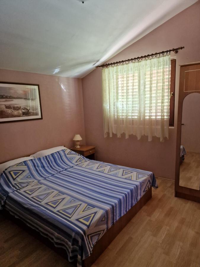 Apartmani Vesna Vir Exterior foto